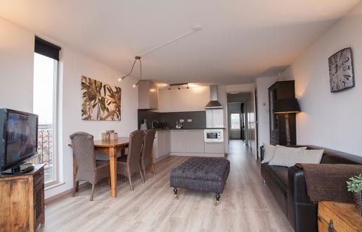 16E overzicht woonkamer en keuken penthouse Hotel de Tabakaplant centrum Amersfoort Long stay 16E overzicht woonkamer en keuken penthouse Hotel de Tabakaplant centrum Amersfoort Long stay specialist
