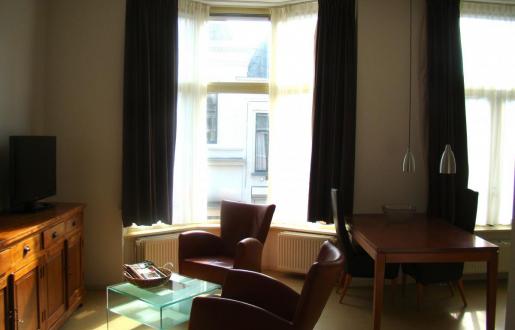 woon- en eetkamer long stay appartement Hotel de Tabaksplant Amersfoort woon- en eetkamer long stay appartement Hotel de Tabaksplant Amersfoort