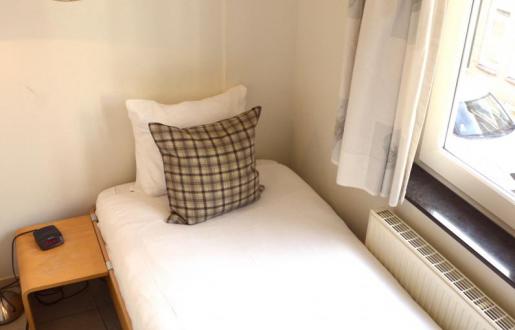 Small single, kleine knusse kamer 1 pers Hotel de Tabaksplant, eigen sanitair Small single, kleine knusse kamer 1 pers Hotel de Tabaksplant, eigen sanitair