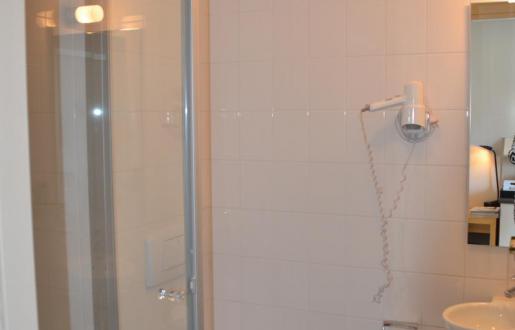 Small single, kleine knusse kamer 1 pers Hotel de Tabaksplant, eigen sanitair Small single, kleine knusse kamer 1 pers Hotel de Tabaksplant, eigen sanitair