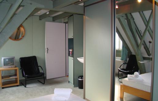 Basic room,shared bathroom/toilet, 2 pers. hotel de Tabaksplant Amersfoort basic kamer 2 persoons Hotel de Tabaksplant Amersfoort